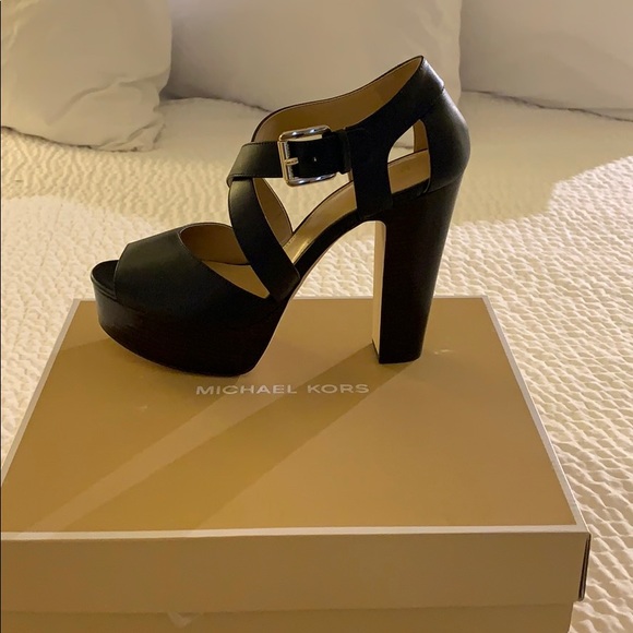 Michael Kors Sandal Pump - Picture 1 of 2